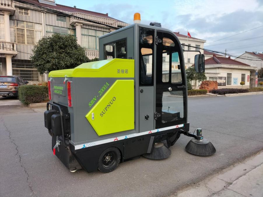 新昌龙建清扫车_0